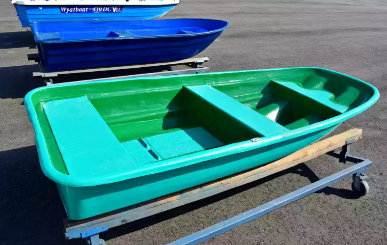 Стеклопластиковая лодка Старт (тримаран) в Новосибирске