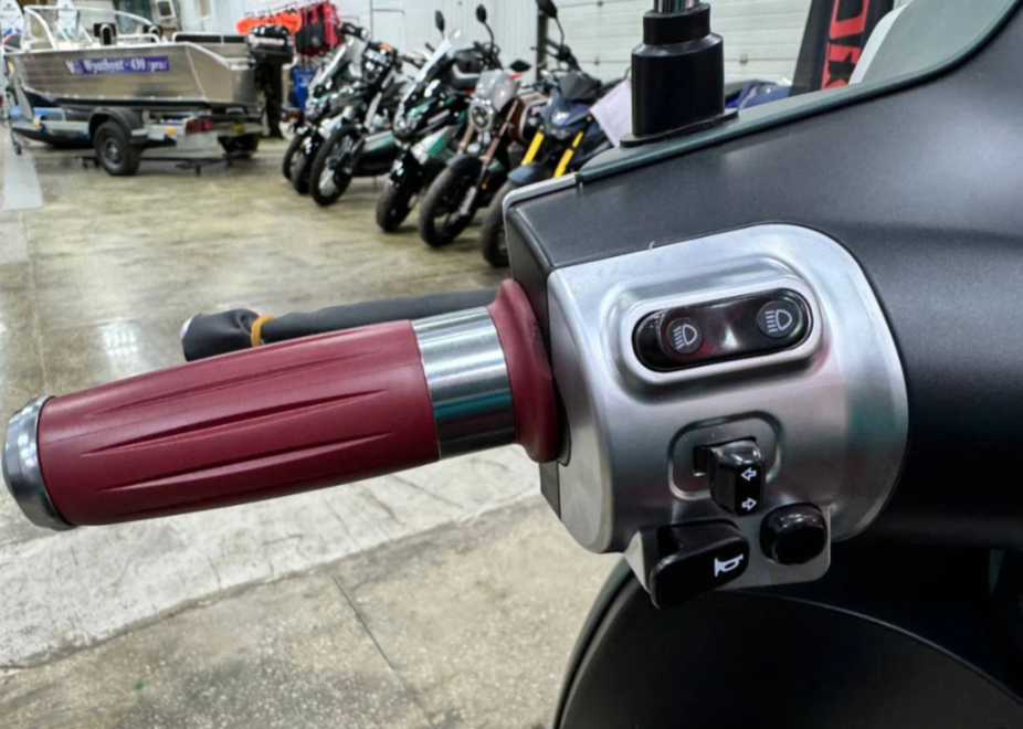 Скутер PROMAX Miami 240 (49) в Новосибирске