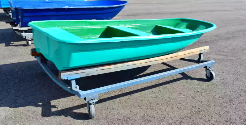 Стеклопластиковая лодка Старт (тримаран) в Новосибирске