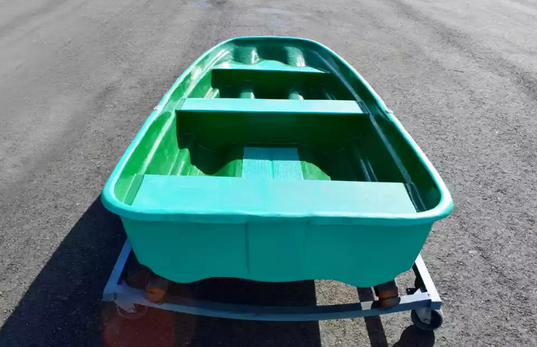 Стеклопластиковая лодка Старт (тримаран) в Новосибирске