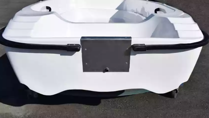 Стеклопластиковая лодка Пингвин (тримаран) в Новосибирске