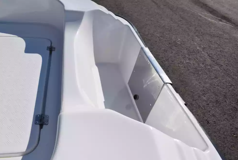 Стеклопластиковая лодка Пингвин (тримаран) в Новосибирске