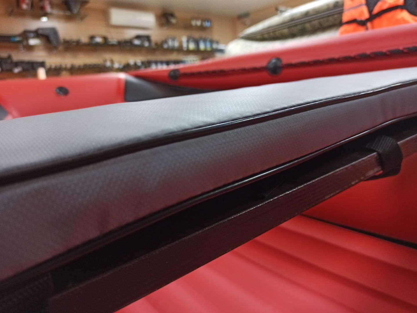 КОМПЛЕКТ МЯГКИХ НАКЛАДОК С СУМКОЙ ДЛЯ ЛОДОК 90Х20 СЕРЫЙ в Новосибирске