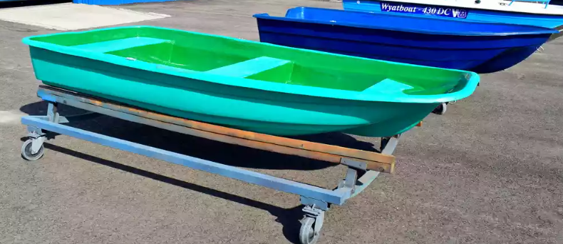 Стеклопластиковая лодка Старт (тримаран) в Новосибирске