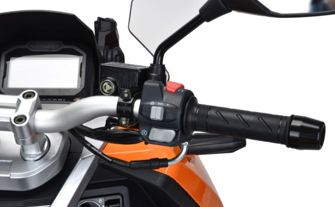 Скутер MOTOLAND (МОТОЛЕНД) T-MAX 150 в Новосибирске