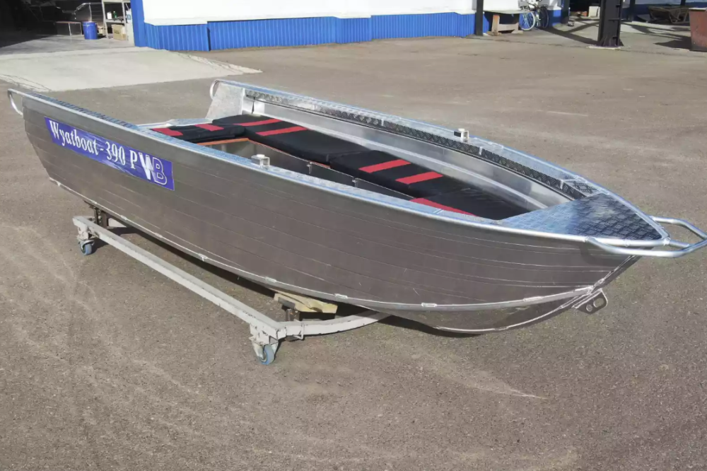 Алюминиевая лодка Wyatboat-390РМ увеличенный борт в Новосибирске