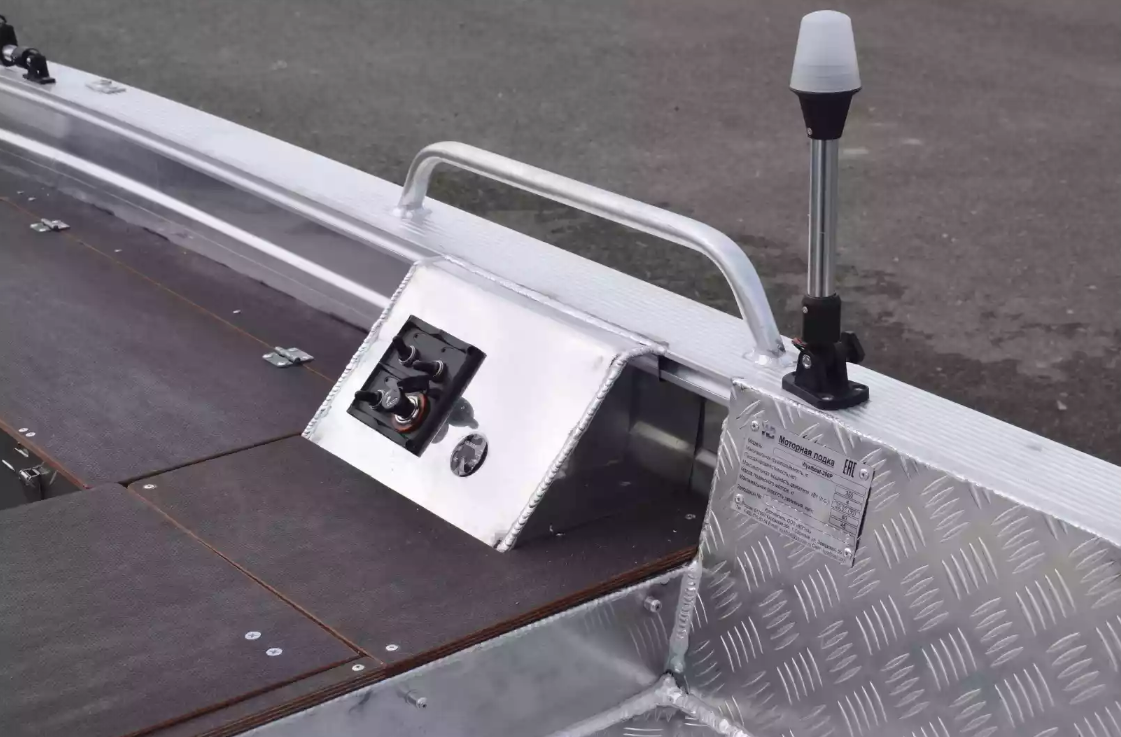 Алюминиевая лодка Wyatboat-390РМ в Новосибирске