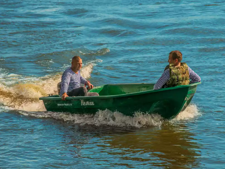 Стеклопластиковая лодка Neman-340 (тримаран) в Новосибирске
