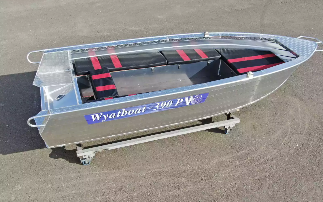 Алюминиевая лодка Wyatboat-390РМ увеличенный борт в Новосибирске