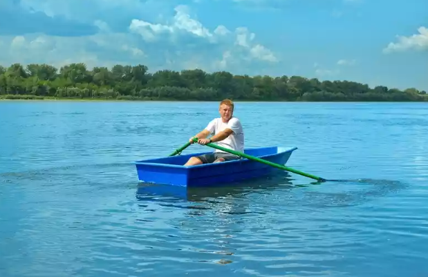 Стеклопластиковая лодка Малютка в Новосибирске