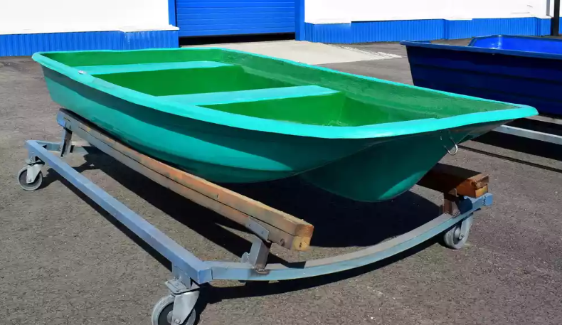 Стеклопластиковая лодка Старт (тримаран) в Новосибирске