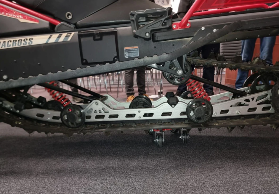 Снегоход AODES Siberiacross 1000 SWT 600mm LCD 6.8 в Новосибирске