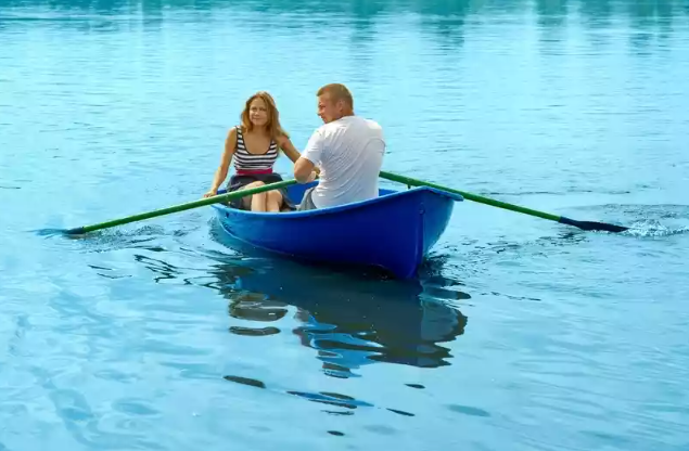 Стеклопластиковая лодка Дельфин в Новосибирске