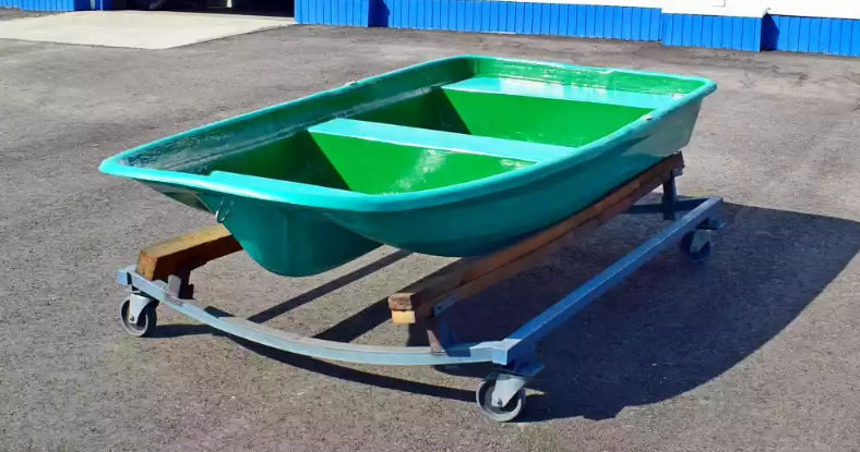 Стеклопластиковая лодка Старт (тримаран) в Новосибирске