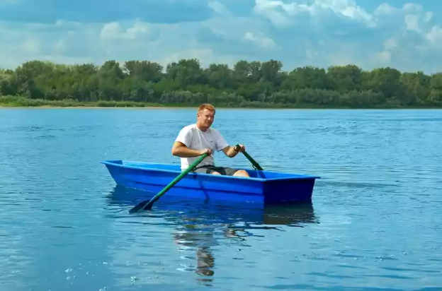 Стеклопластиковая лодка Малютка в Новосибирске