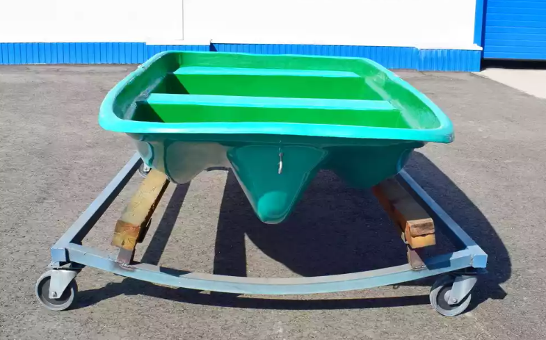 Стеклопластиковая лодка Старт (тримаран) в Новосибирске