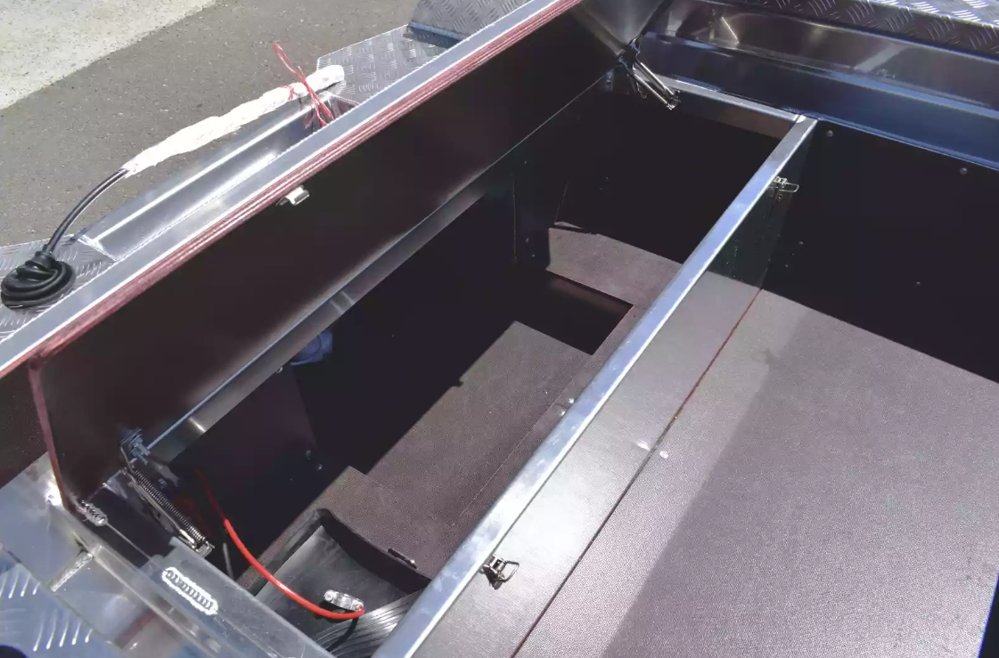 Алюминиевая лодка Wyatboat-390 DCM в Новосибирске