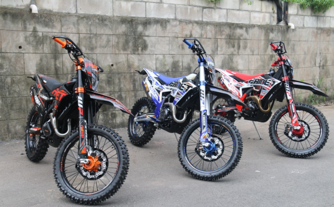 Кроссовый мотоцикл FAIDET NC300S ULTRA WP в Новосибирске