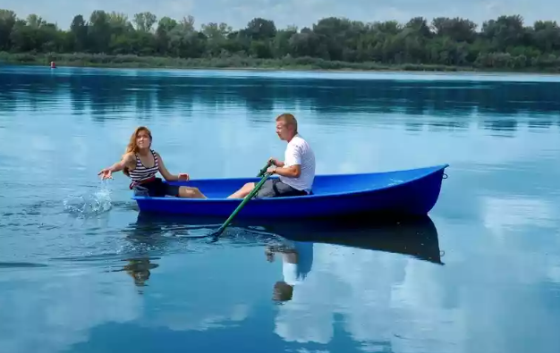 Стеклопластиковая лодка Дельфин в Новосибирске