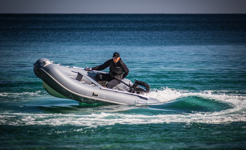 Лодка GLADIATOR RIB380AL в Новосибирске