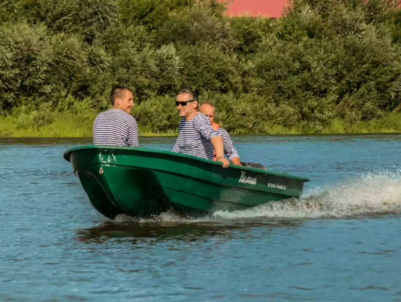 Стеклопластиковая лодка Neman-340 (тримаран) в Новосибирске