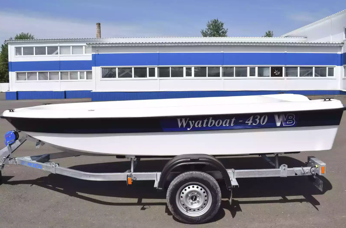 Стеклопластиковая лодка Wyatboat 430 тримаран в Новосибирске