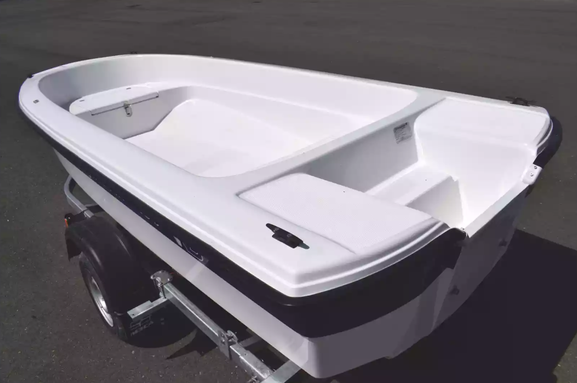 Стеклопластиковая лодка Wyatboat 430 тримаран в Новосибирске