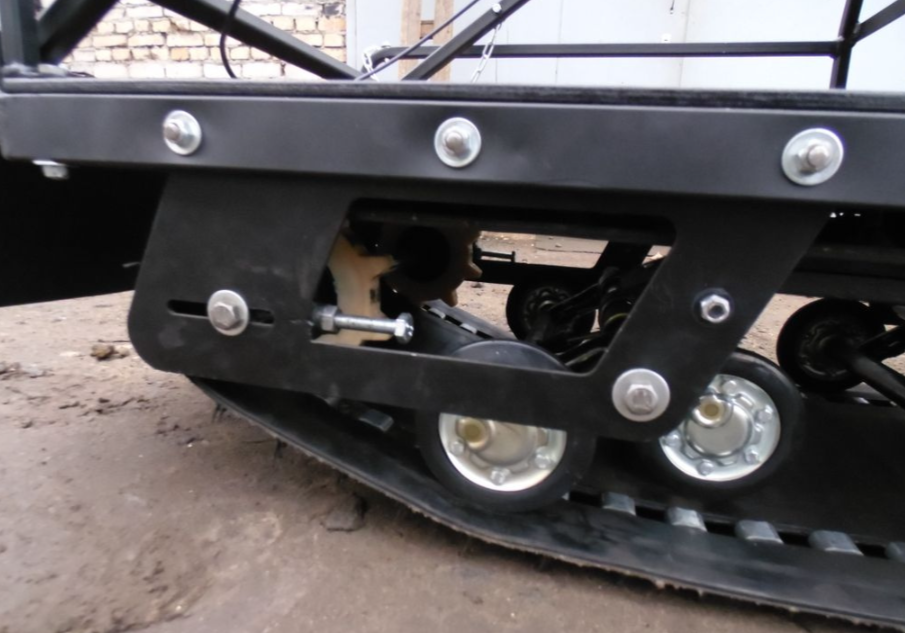 Мотобуксировщик AhtaR Зима 15 л/с с вариатором в Новосибирске