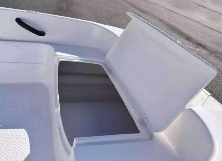 Стеклопластиковая лодка Пингвин (тримаран) в Новосибирске