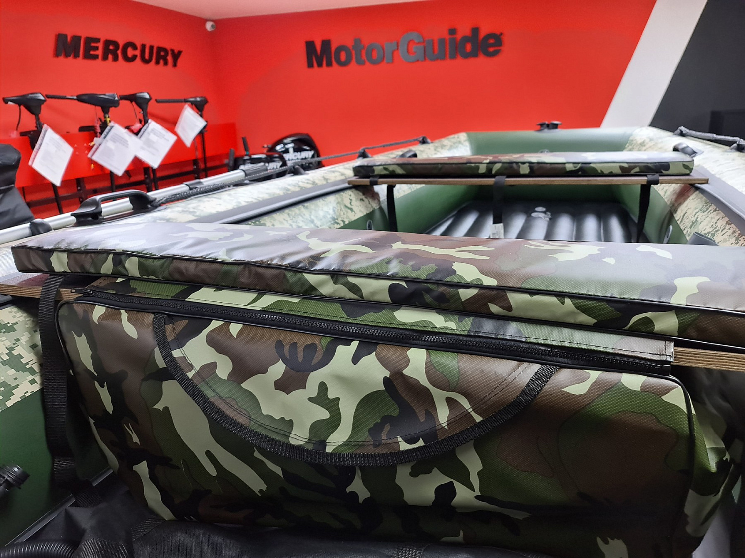 КОМПЛЕКТ МЯГКИХ НАКЛАДОК С СУМКОЙ ДЛЯ ЛОДОК 105Х20 КАМУФЛЯЖ в Новосибирске