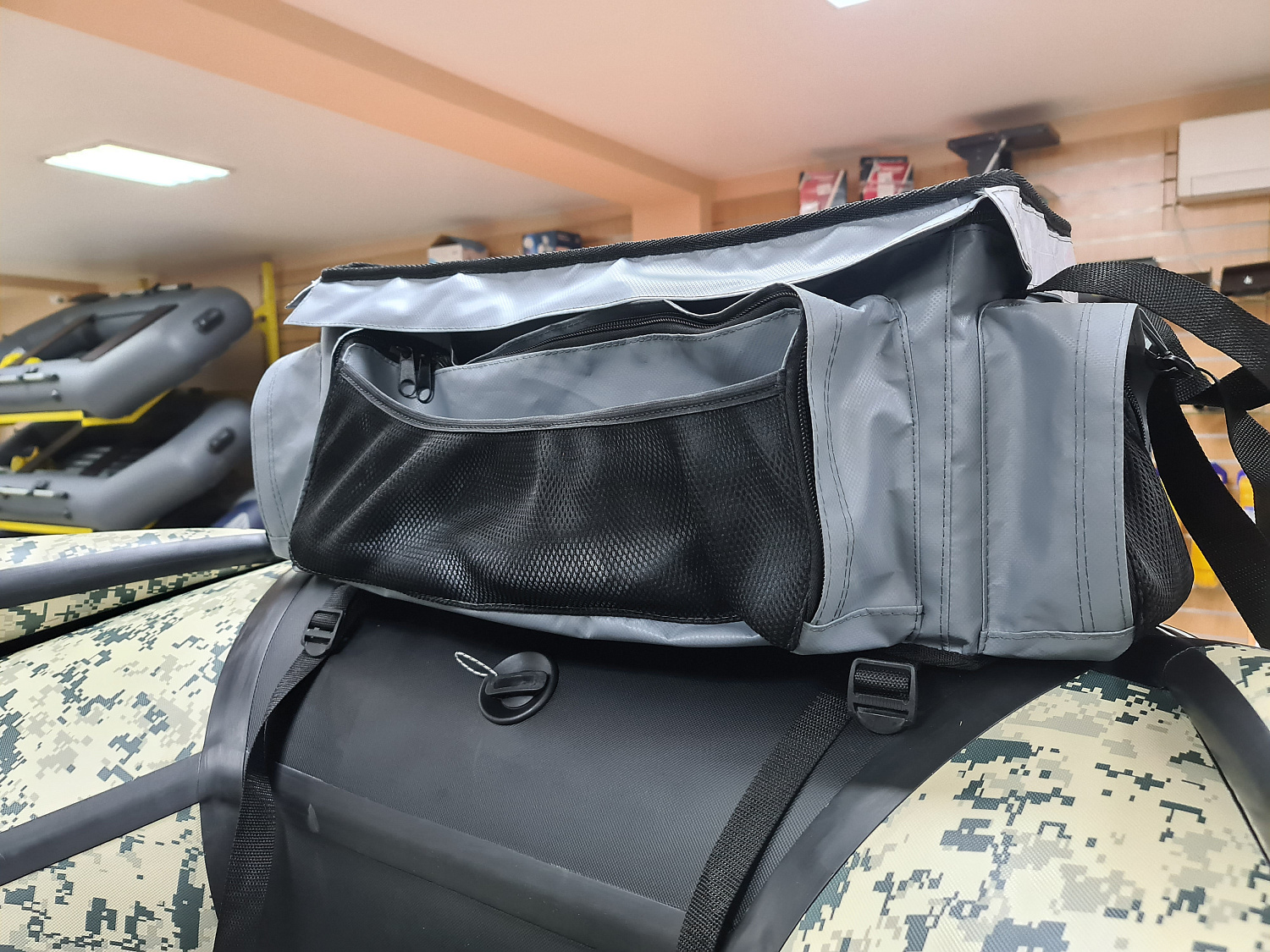 СУМКА ЛЮКС НА БАЛЛОН ДЛЯ ЛОДОК ПВХ 50Х25Х25 СМ в Новосибирске